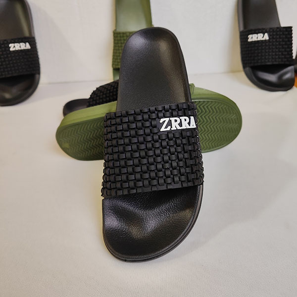 Black / 39
